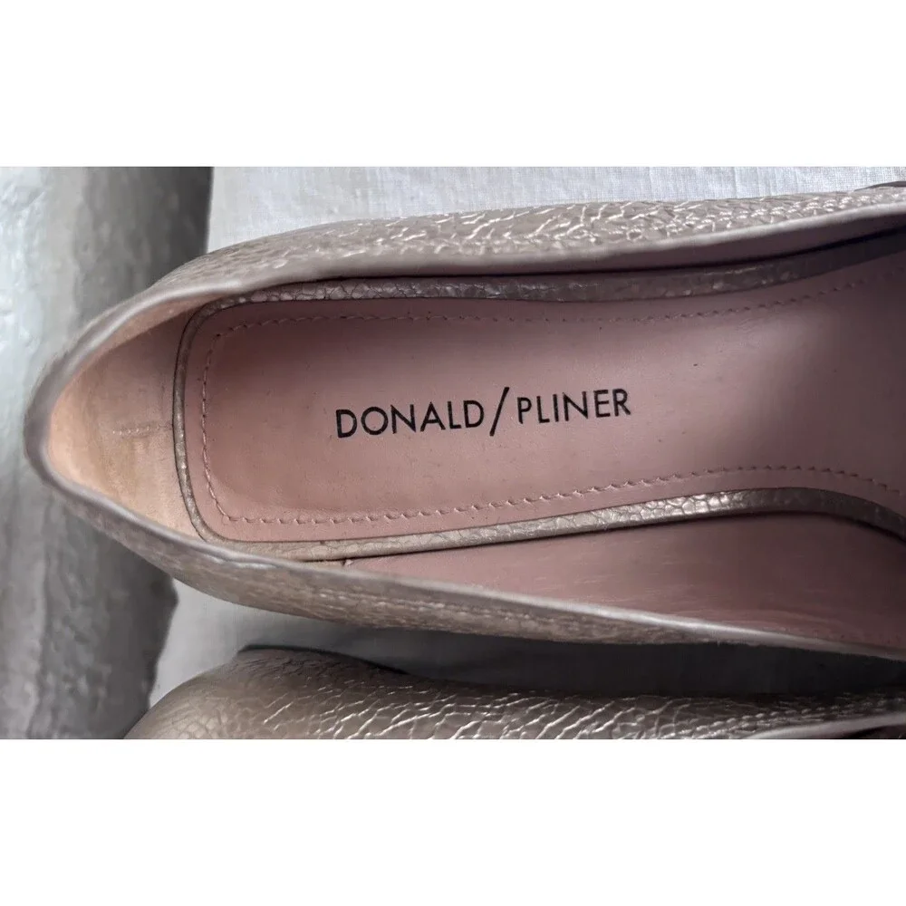 Donald J Pliner Women's Icon Loafers Nude Pebble Metallic Suede Size 9 M
